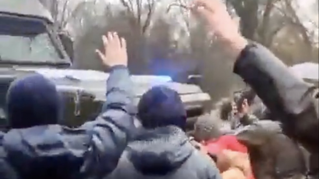 Bitcoin daalt, aandelen dieprood terwijl Rusland niet stopt