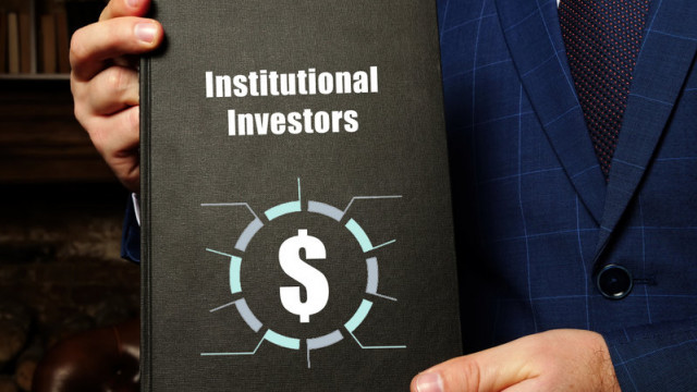 Chris Zuehlke zegt dat instellingen BTC kopen te midden van een door de detailhandel gedreven uitverkoop