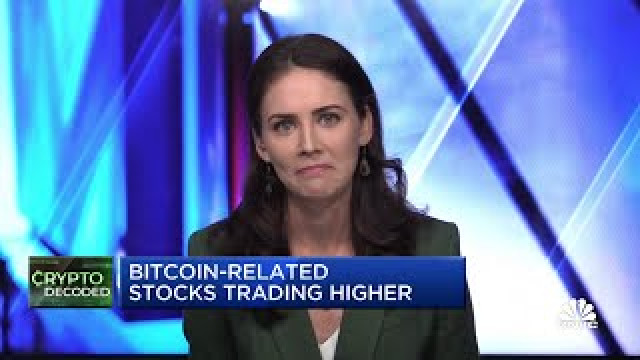 Crypto-investeerders willen risico's van tafel nemen naarmate bitcoin-gerelateerde aandelen hoger worden verhandeld