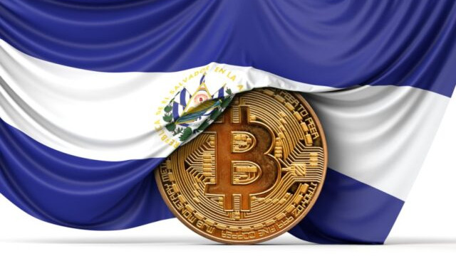 El Salvador verdubbelt, koopt 500 BTC te midden van dip