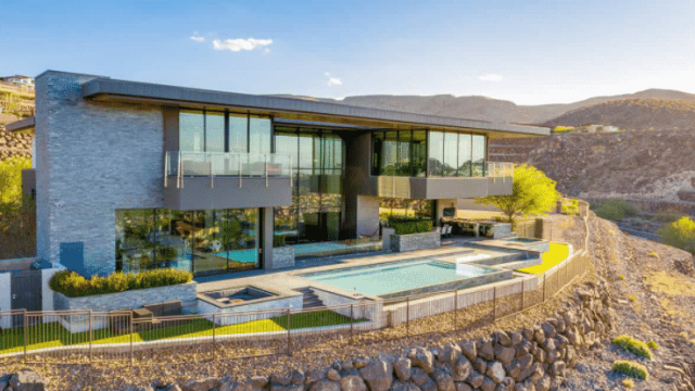 Gene Simmons begint BTC te accepteren voor de verkoop van zijn landgoed