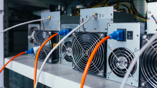 Ondanks de lage prijs blijft de hashrate van Bitcoin hoog, aangezien de moeilijkheidsgraad een recordhoogte bereikt