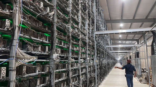 Terwijl een grote winterstorm over Texas neerdaalt, helpen bitcoin-mijnwerkers het elektriciteitsnet zich schrap te zetten voor impact